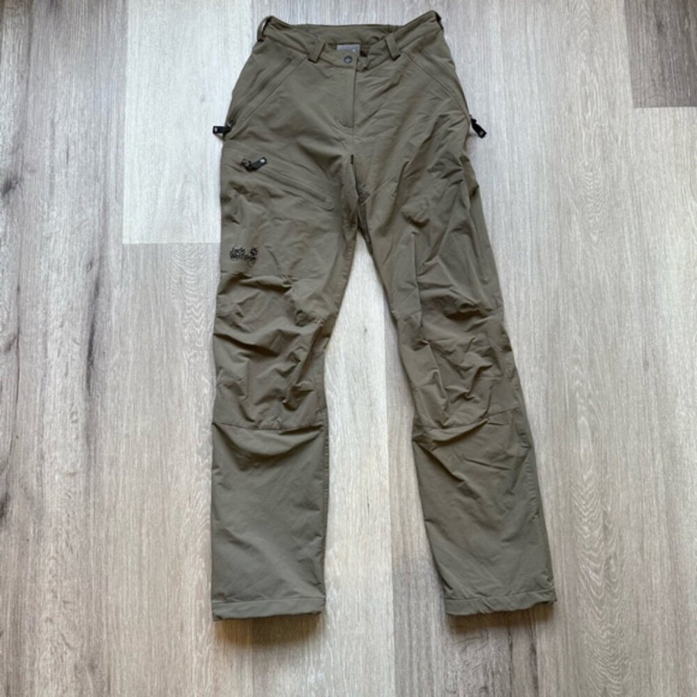 Jack Wolfskin Green Track Pants with Durable Fabric